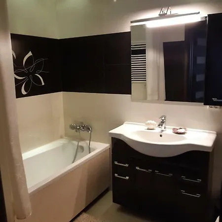 Luksusowy Apartament شقة